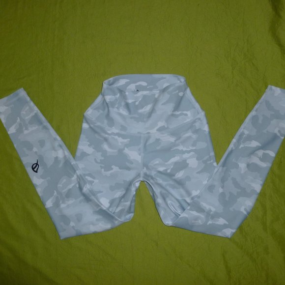 Ptula cute frosted camo legging size Small - Picture 4 of 10